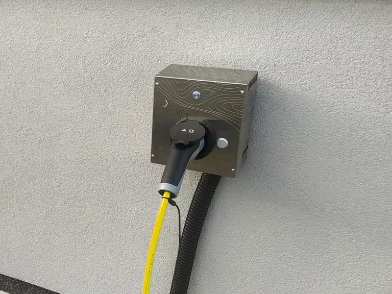 FVE 6 kWp s nabíječkou